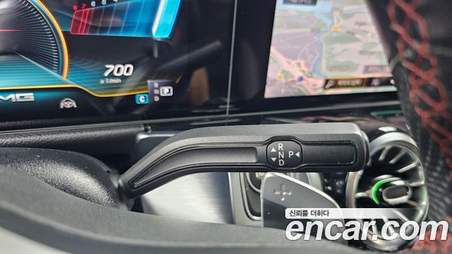 Mercedes-Benz GLB-Class 2021 — photo 12