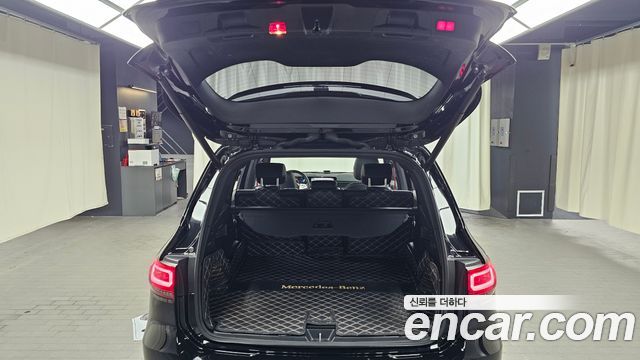 Mercedes-Benz GLB-Class 2021 — photo 22