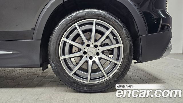 Mercedes-Benz GLB-Class 2021 — photo 7