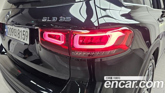 Mercedes-Benz GLB-Class 2021 — photo 9