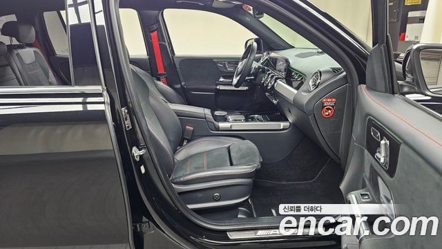 Mercedes-Benz GLB-Class 2021 — photo 16