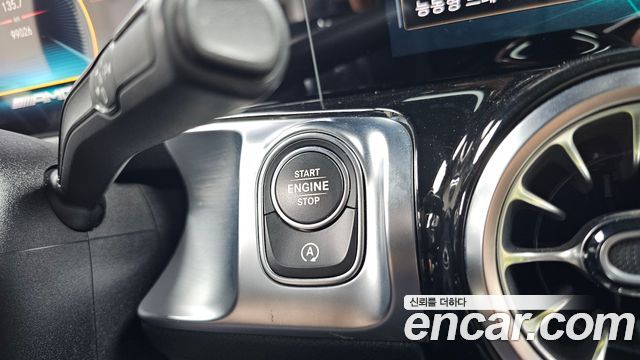 Mercedes-Benz GLB-Class 2021 — photo 27