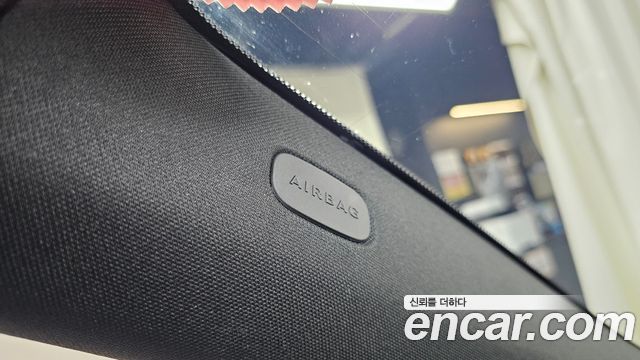 Mercedes-Benz GLB-Class 2021 — photo 30