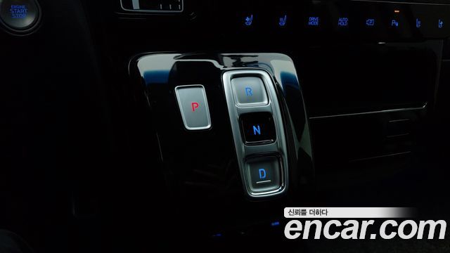 Hyundai Staria 2023 — photo 9