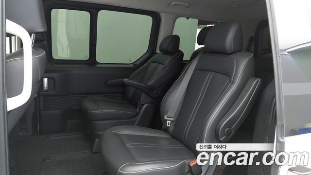 Hyundai Staria 2023 — photo 11