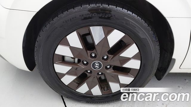 Hyundai Staria 2023 — photo 16