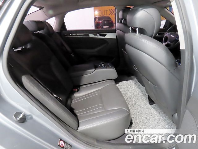 Hyundai Genesis 2016 — photo 9
