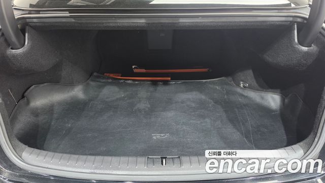 Genesis G80 2017 — photo 26