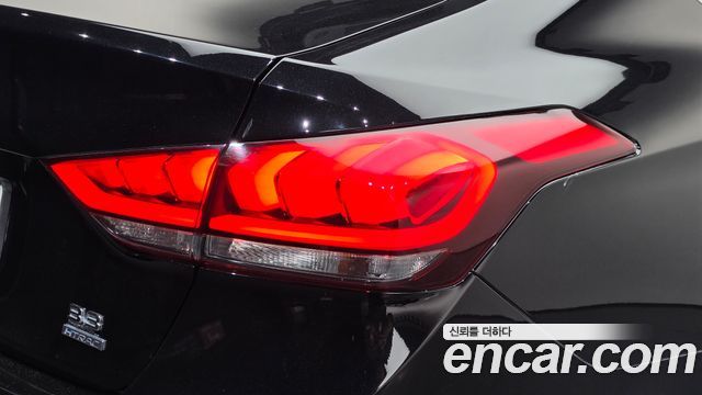 Genesis G80 2017 — photo 9