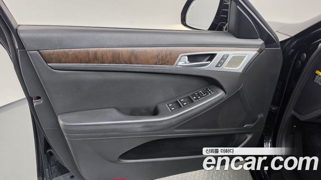 Genesis G80 2017 — photo 14