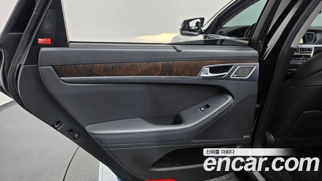 Genesis G80 2017 — photo 15