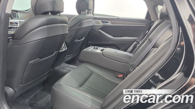 Genesis G80 2017 — photo 28