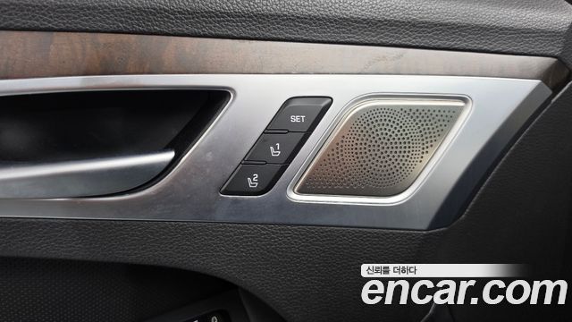 Genesis G80 2017 — photo 32