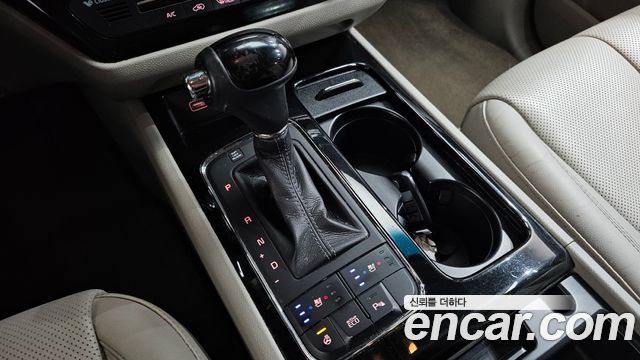 Kia Canival 2016 — photo 12