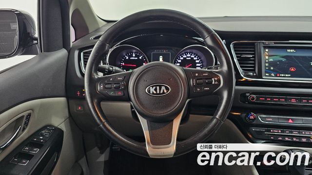 Kia Canival 2016 — photo 19