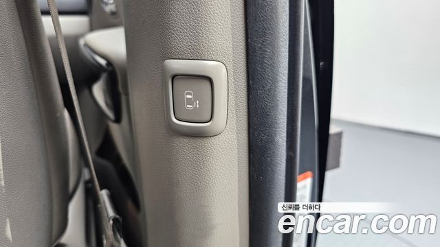 Kia Canival 2016 — photo 36
