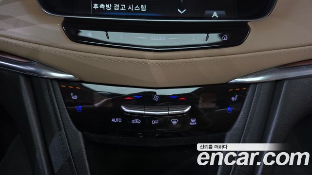 Cadillac XT5 2019 — photo 34