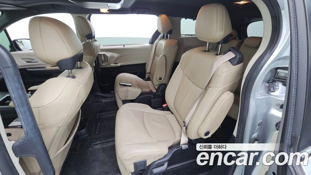 Toyota Sienna 2021 — photo 18