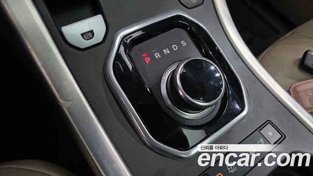 Land Rover Range Rover Evoque 2017 — photo 9