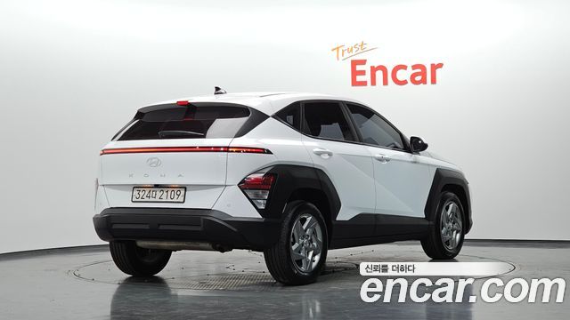 Hyundai Kona 2023 — photo 2