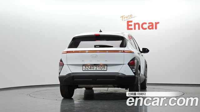 Hyundai Kona 2023 — photo 4