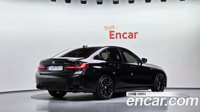 BMW 3-Series 2023 — photo 2