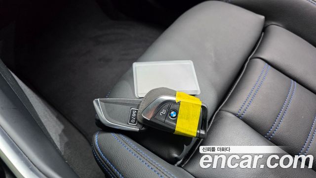 BMW 3-Series 2023 — photo 27