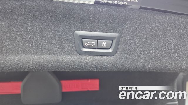 BMW 3-Series 2023 — photo 31