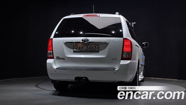 Kia Canival 2013 — photo 4