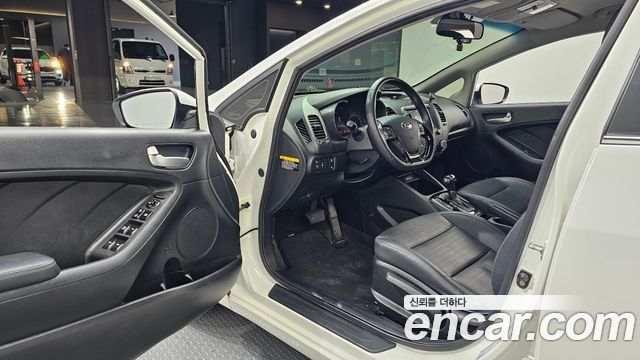 Kia K3 2018 — photo 10