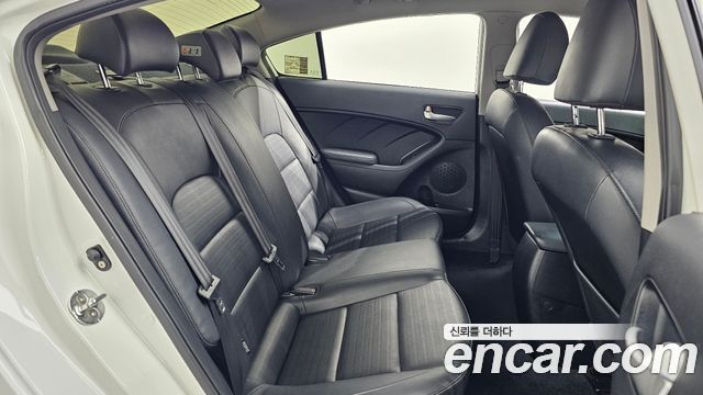 Kia K3 2018 — photo 12