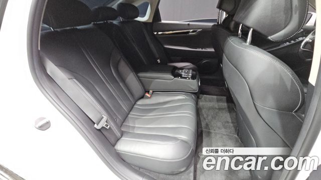 Genesis G80 2022 — photo 18