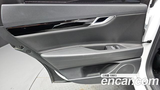 Genesis G80 2022 — photo 15