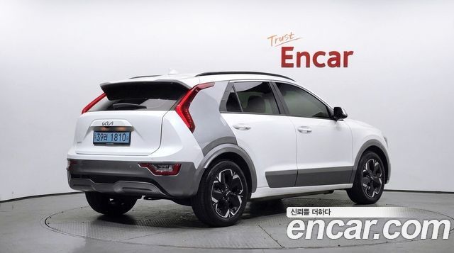 Kia Niro 2023 — photo 2