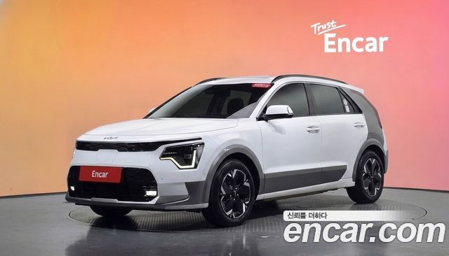 Kia Niro 2023 — photo 1