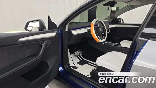 Tesla Model Y 2022 — photo 13