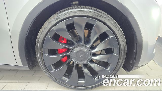 Tesla Model Y 2022 — photo 7