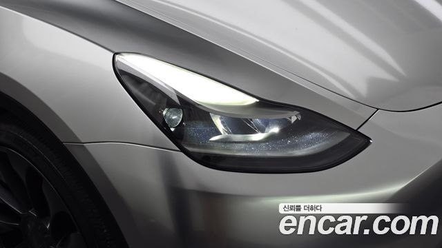 Tesla Model Y 2022 — photo 8