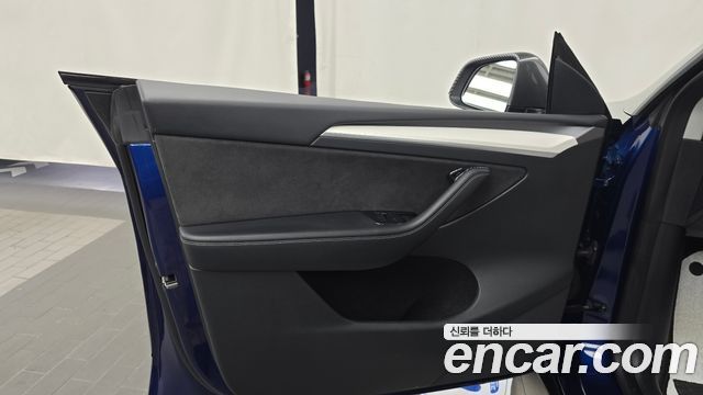 Tesla Model Y 2022 — photo 14
