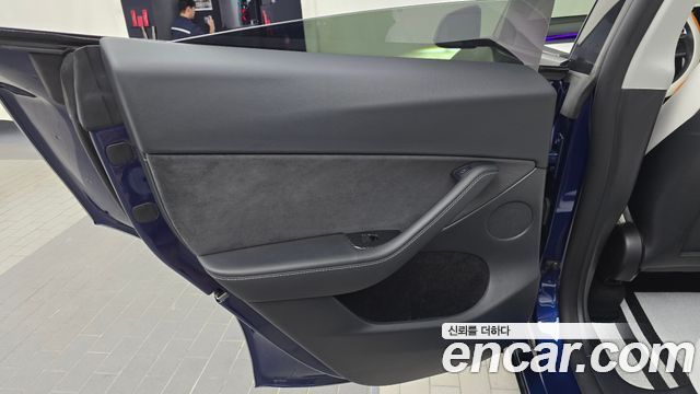 Tesla Model Y 2022 — photo 15