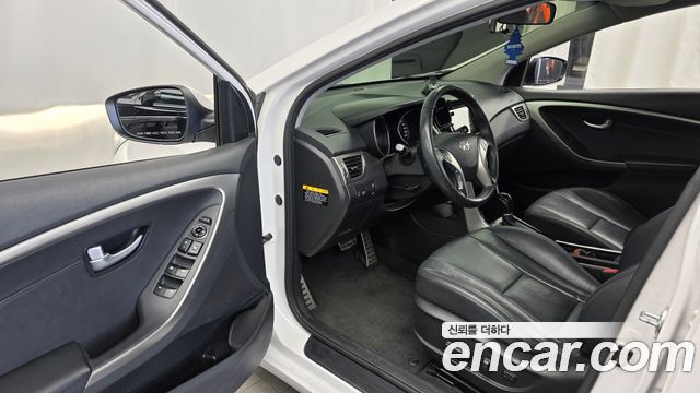 Hyundai i30 2012 — photo 13
