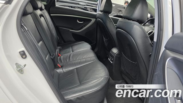 Hyundai i30 2012 — photo 17