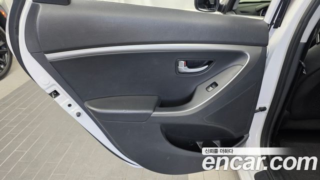 Hyundai i30 2012 — photo 15