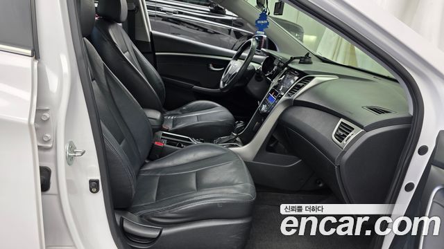 Hyundai i30 2012 — photo 16