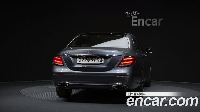 Mercedes-Benz E-Class 2017 — photo 4