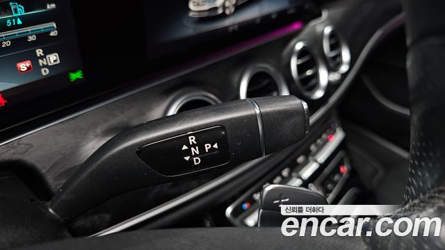 Mercedes-Benz E-Class 2017 — photo 9