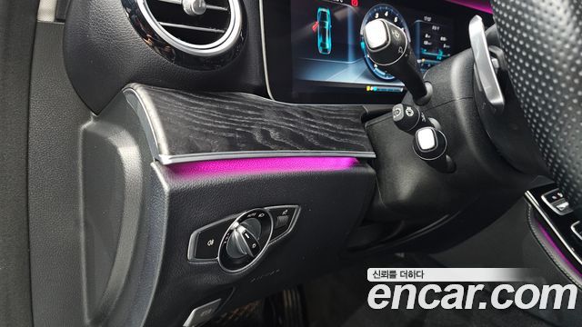 Mercedes-Benz E-Class 2017 — photo 15