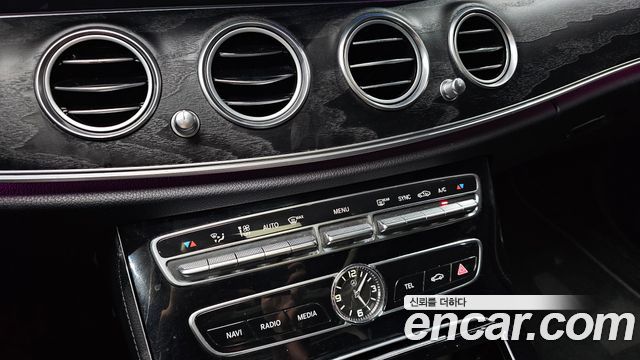 Mercedes-Benz E-Class 2017 — photo 17