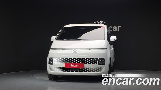 Hyundai Staria 2022 — photo 3