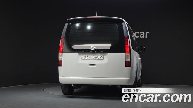 Hyundai Staria 2022 — photo 4